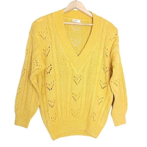 VINTAGE Wheat Yellow V-neck Cable Knit Sweater size Medium - Picture 1 of 10